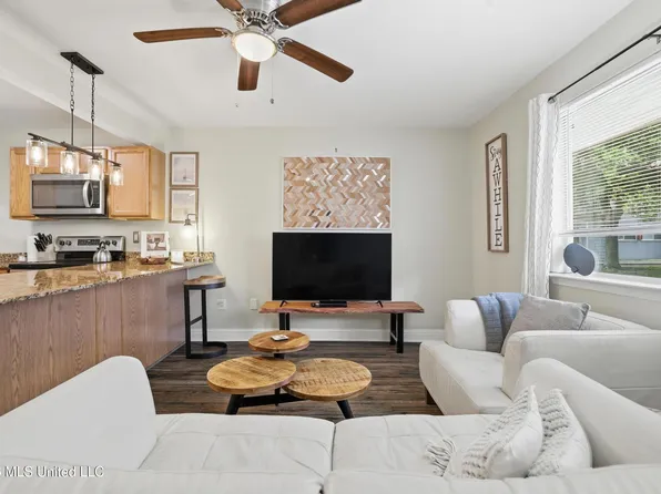 1664 Beach Blvd #164, Biloxi, MS 39531
