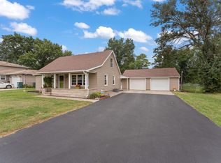 1703 Glendale Blvd, Valparaiso, IN 46383