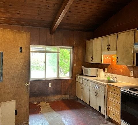 3rd image of 2546 Roosevelt Way