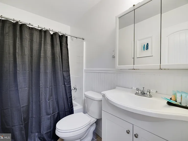 163 Cambridge Ct — Photo 28