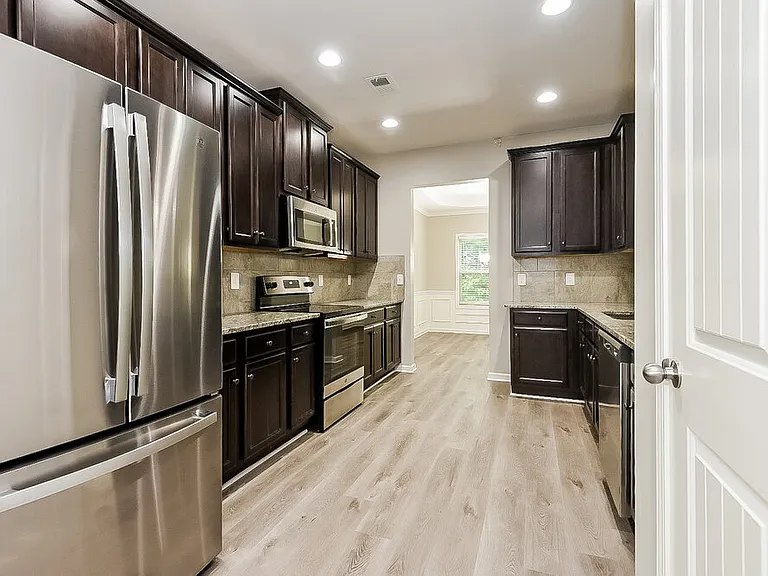 4038 Lake Manor Way — Photo 9