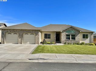 975 E Newport Ave, Hermiston, OR 97838