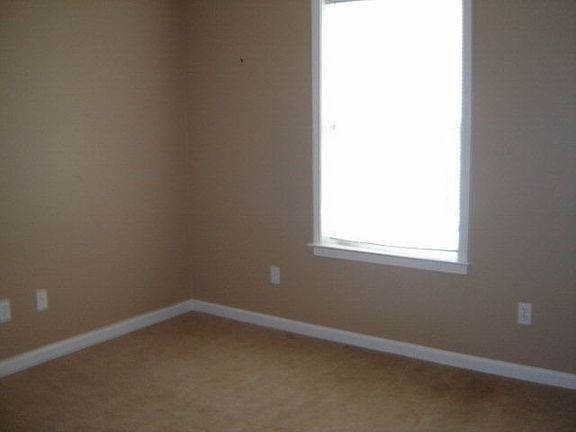 5th image of 143 Elkwood Dr