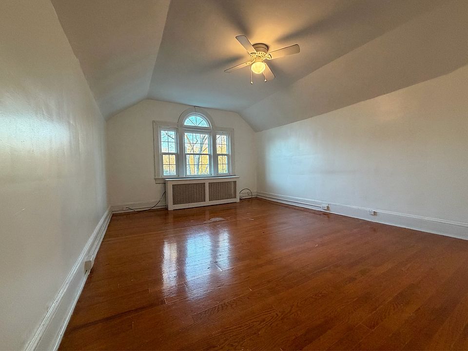 1st image of 219 Montague St #10930193