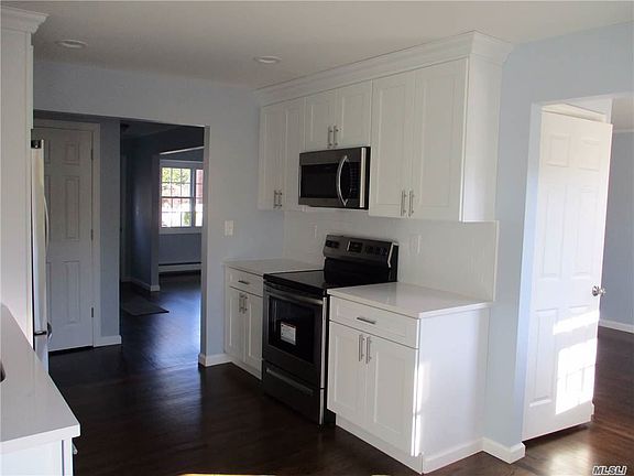 4th image of 1838 Scott Ave