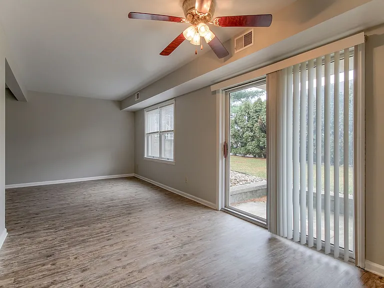 555 Allison Drive — Photo 10