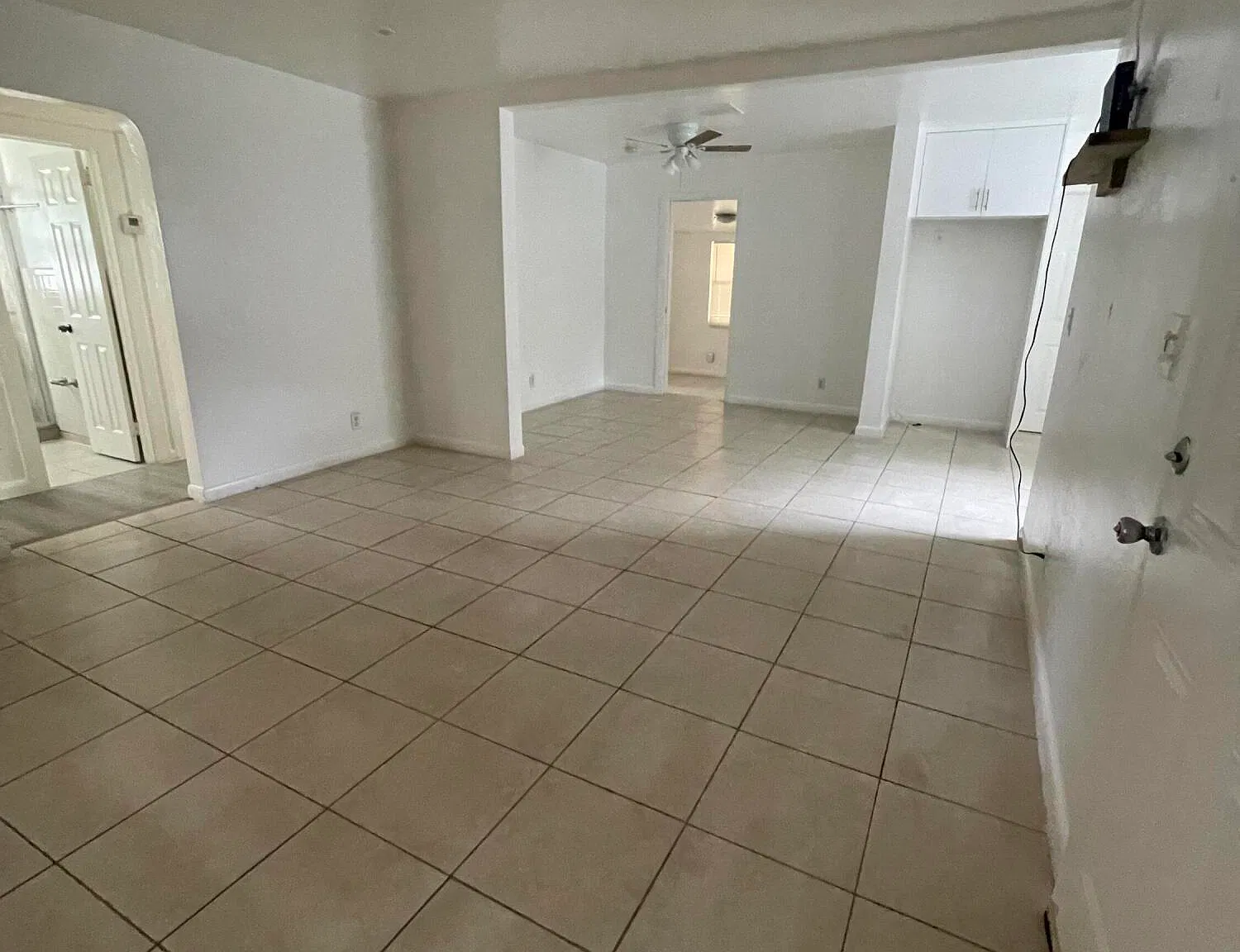 3 bed, 2.0 bath, 1218 sqft, $3,200 — Photo 3