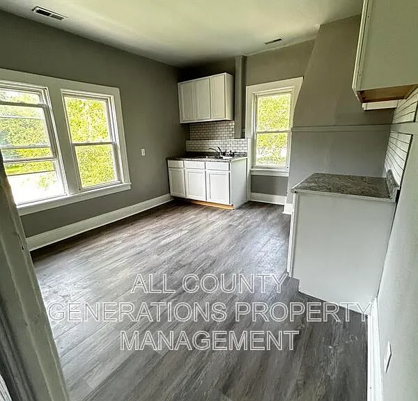 1230 Norwood Rd — Photo 2