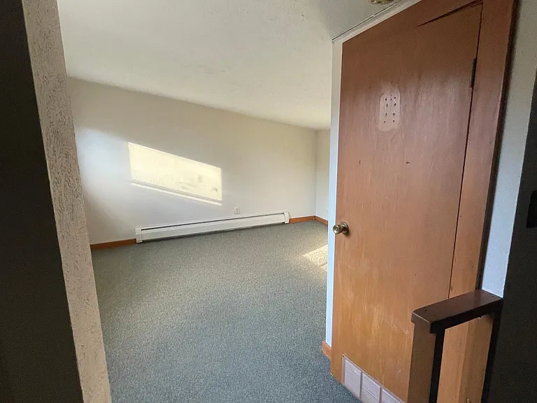 100 Artesian Dr — Photo 18