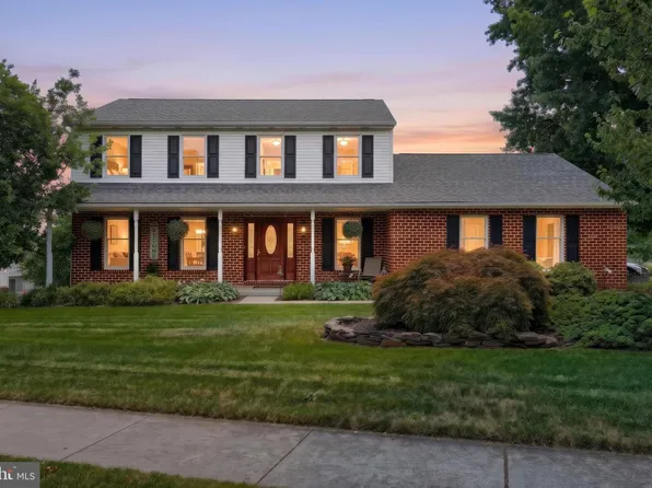 2896 Olde Field Dr, York, PA 17408