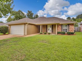 140 Willow Oak Ln, Brandon, MS 39047
