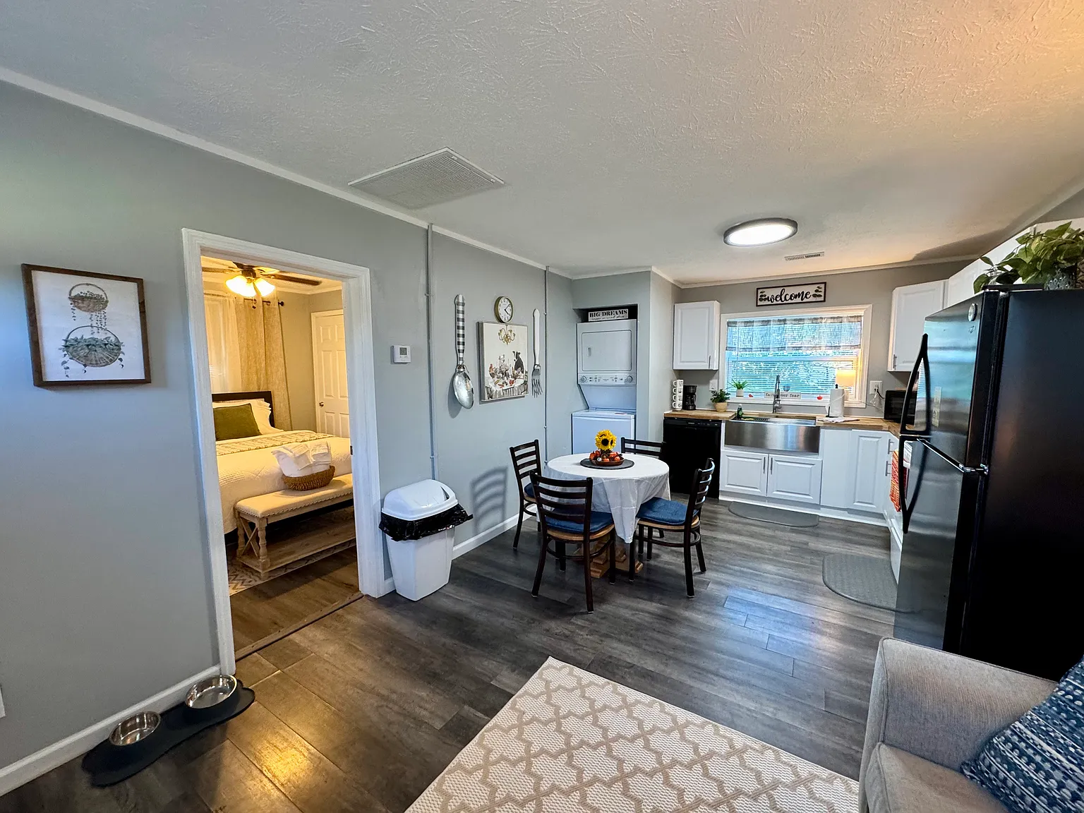 1115 Henrietta Dr — Photo 1