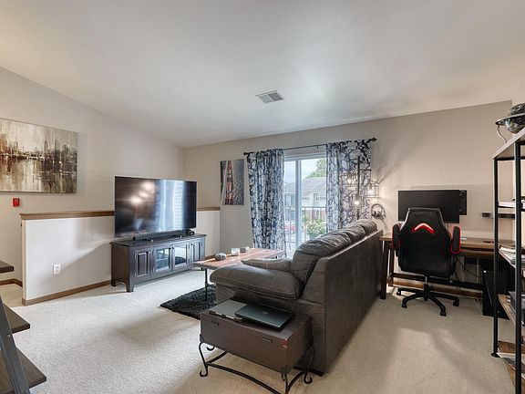 5th image of W169N11053 Ashbury Ln