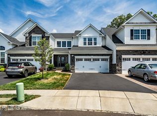 31 Brown Ln, Newtown, PA 18940