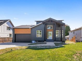 6315 Burdett Rd, Sechelt, BC V7Z0M3