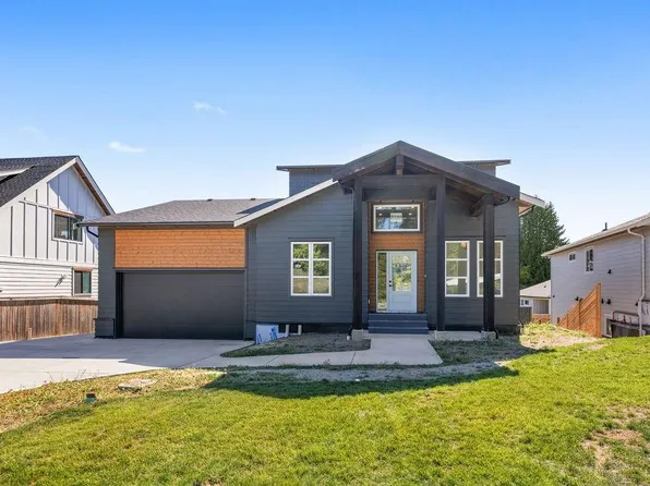 6315 Burdett Rd, Sechelt, BC V7Z 0M3