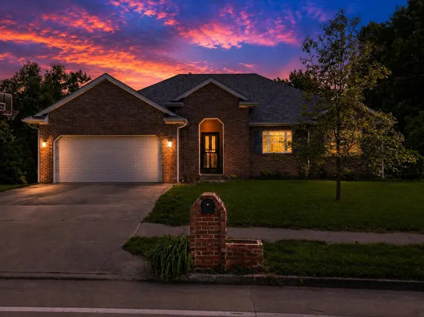 3806 Grant Ln, Columbia, MO 65203