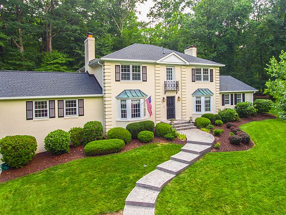 2nd image of 310 Chesapeake Dr
