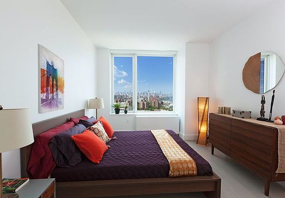 5th image of 86 Fleet Pl APT 2G