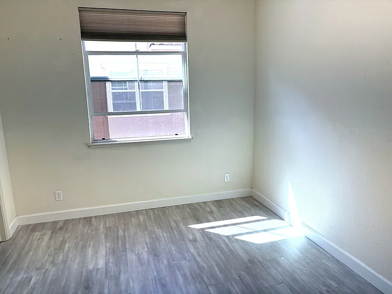 2211 Beech Cir — Photo 12