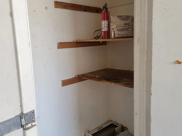204 N Standage — Photo 36