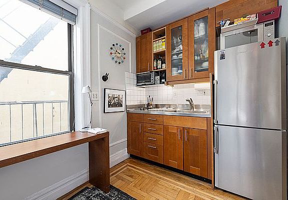 4th image of 65 Morton St APT 4K