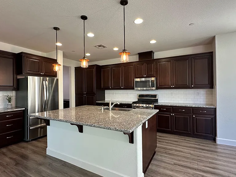 1407 Skibbereen Way — Photo 8