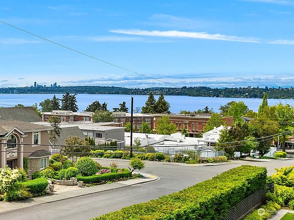 3rd image of 118 8th Avenue