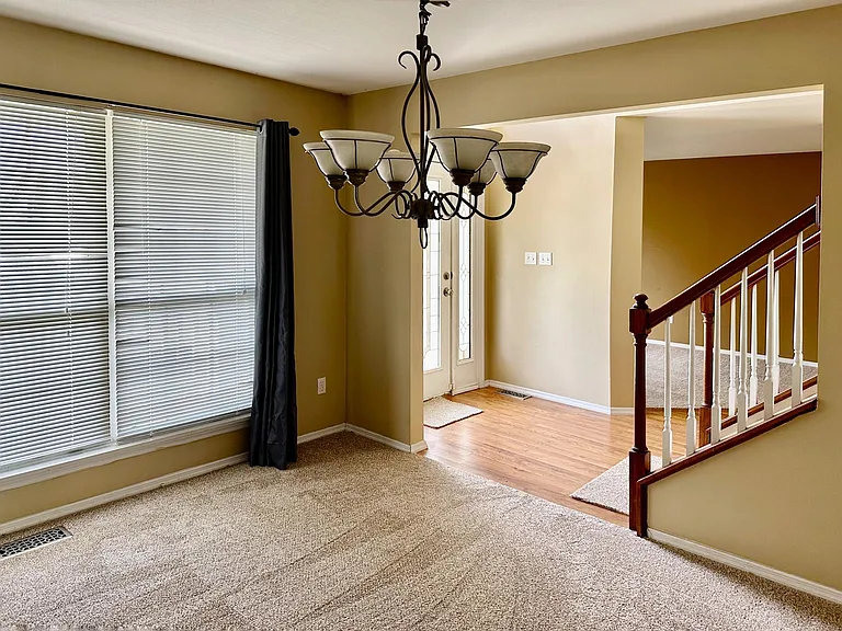260 Valleybrook Ct — Photo 6