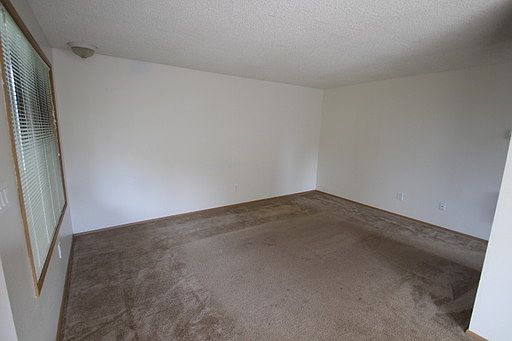 2nd image of 3111 NE Whitman Ave
