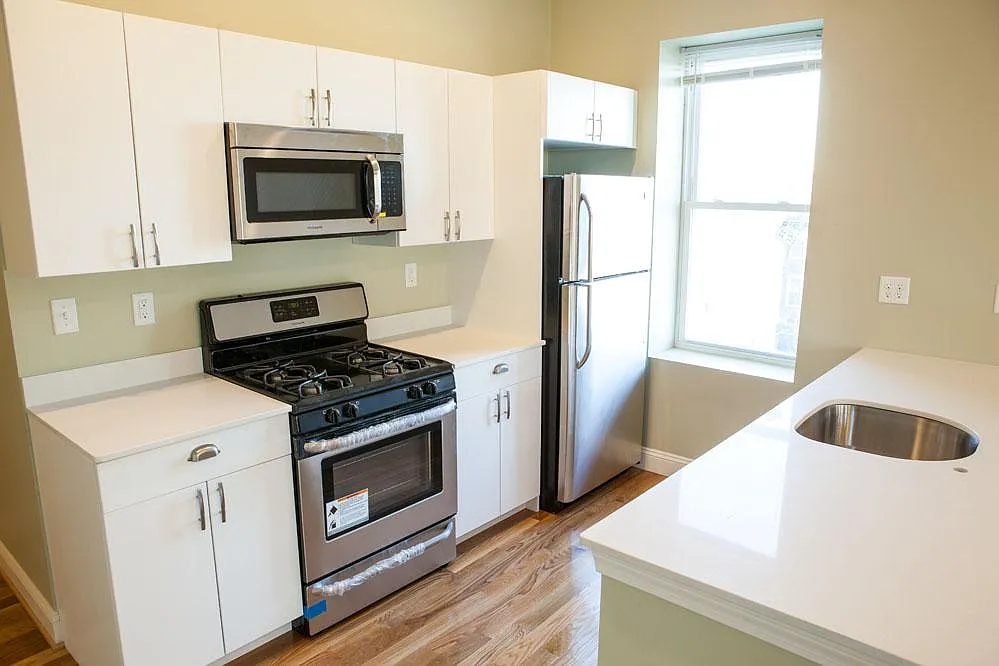 Building Photo - 303 Dudley St #1L