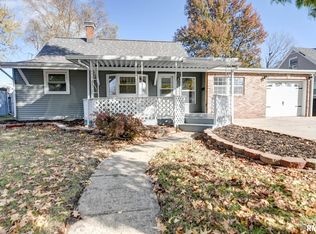 510 N Shumway St, Taylorville, IL 62568