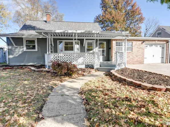 510 N Shumway St, Taylorville, IL 62568