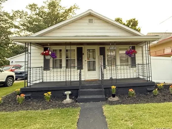 1433 N 6th St, Vandalia, IL 62471
