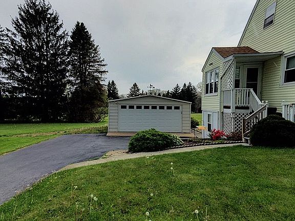 Detached Garage