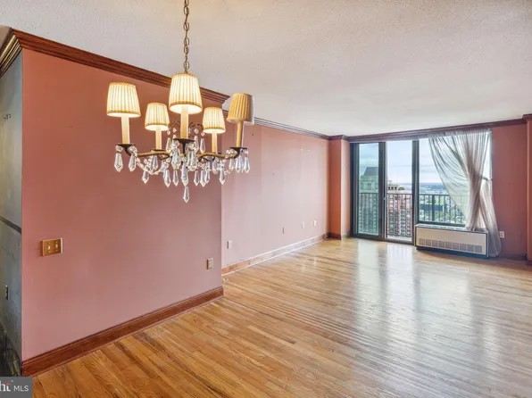 1420 Locust St APT 36L, Philadelphia, PA 19102