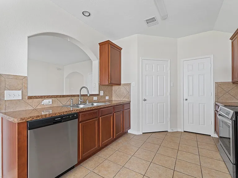 18107 Cypress Mist Ct — Photo 6