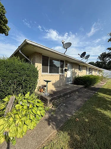 233 Kennedy St Photo 1