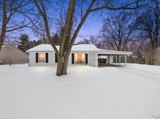 2657 Walnut Rd, Auburn Hills, MI 48326