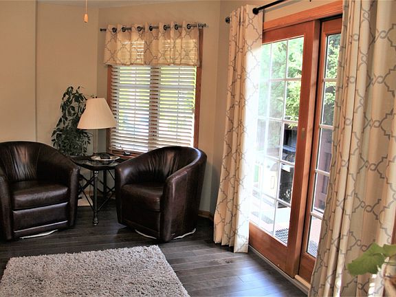 5th image of 1050 Peony Ln