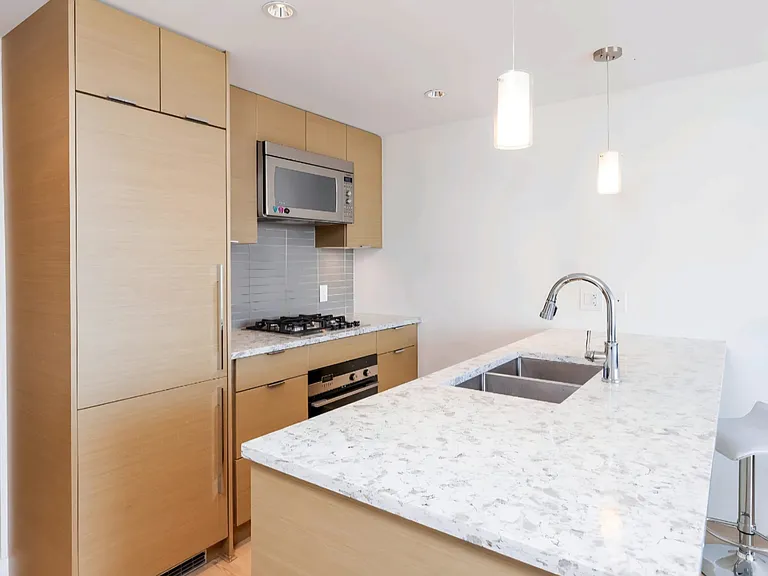 4083 Cambie St #710 — Photo 1
