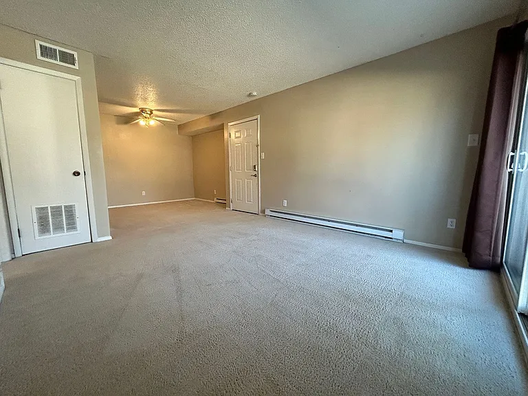 912 N Walnut St — Photo 6