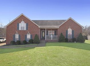 2775 Landcashire Ct, Thompsons Station, TN 37179