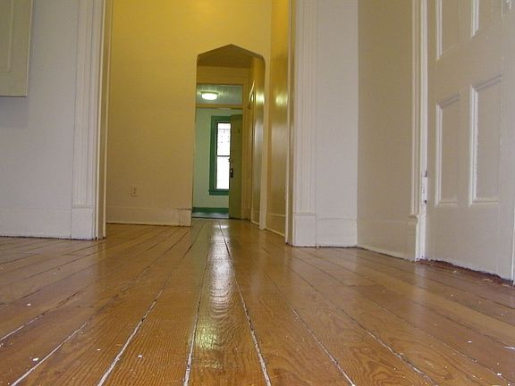 3rd image of 235 Frost St APT 1L
