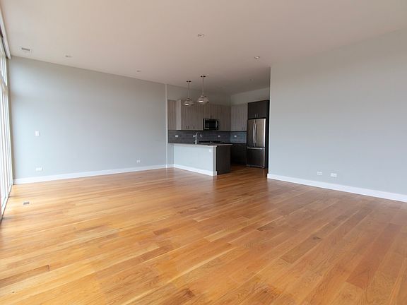 3rd image of 3426 N Southport Ave #3