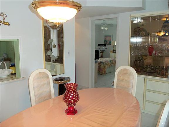 5th image of 2724 S Garden Dr #301