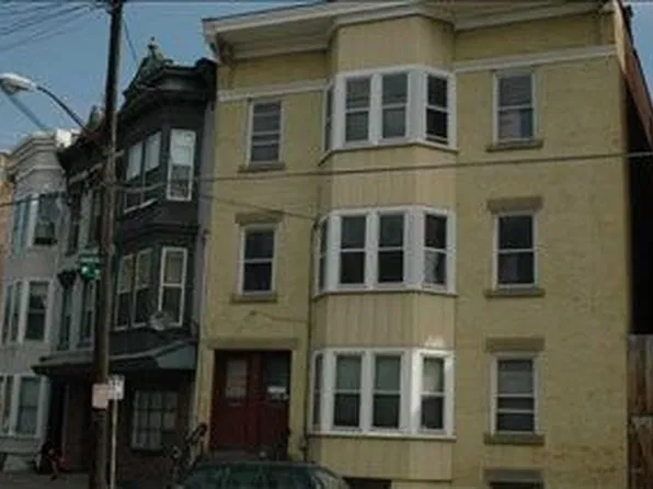 331 Congress St, Troy, NY 12180