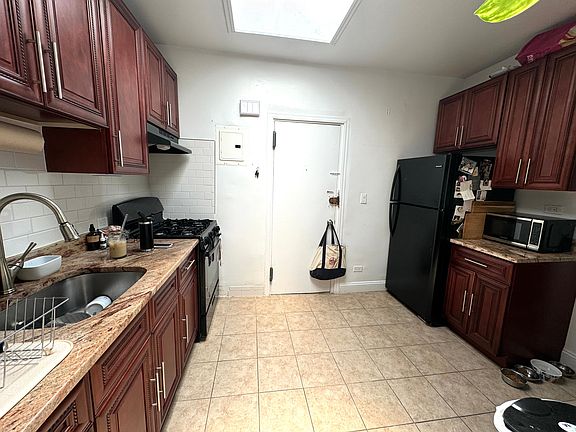 4th image of 2609 23rd Ave APT 2F