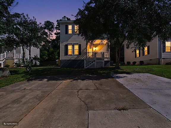 3rd image of 150 Charleston Row Blvd