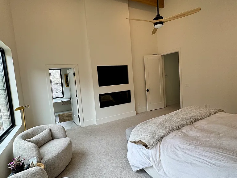 3027 Homestead Rd — Photo 12